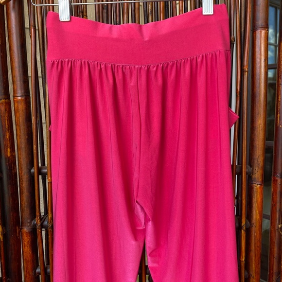 New Slinky Cropped Genie Pants - Picture 15 of 16